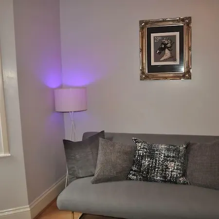 Holiday home Fantastic Spacious House With Garden
