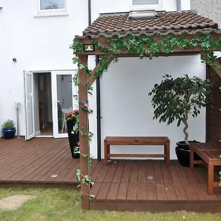 Fantastic Spacious House With Garden * Bristol