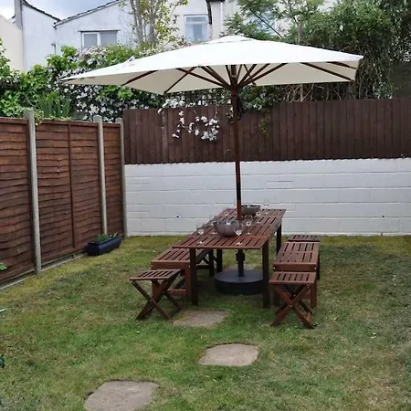 Fantastic Spacious House With Garden