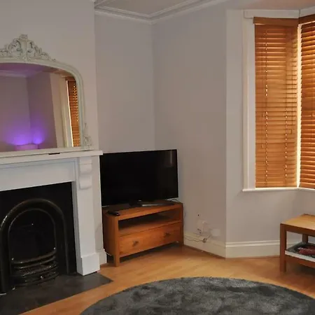 Fantastic Spacious House With Garden